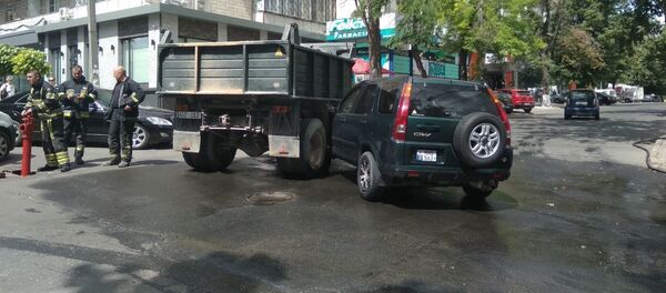 Авария в Кишиневе на перекрестке улиц А.Щусева и В.Пыркэлаб Авария в Кишиневе на перекрестке улиц А.Щусева и В.Пыркэлаб - Sputnik Молдова