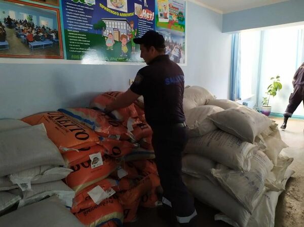 Bloc prăbușit la Otaci: Ce se întâmplă acum cu sinistrații - Foto/Video - Sputnik Moldova