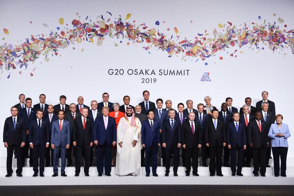 Fotografie comună a liderilor ţărilor participante la summit-ul G20 d ela Osaka, Japonia - Sputnik Moldova-România