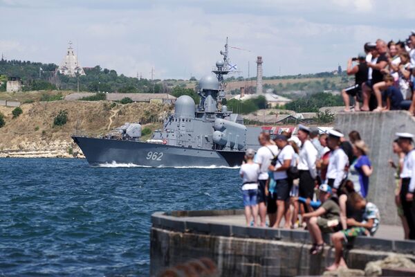 Nava purtătoare de rachete Р-71 a Flotei Mării Negre la Forumul Internațional de Tehnică Militară „Armia - 2019”   - Sputnik Moldova