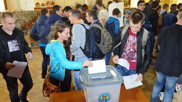 Alegeri locale de constituire a Consiliului Local al Tinerilor din Soroca, mandatul 2015-2016 - Sputnik Moldova