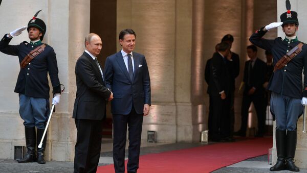 Президент РФ Владимир Путин и председатель Совета министров Италии Джузеппе Конте  - Sputnik Молдова