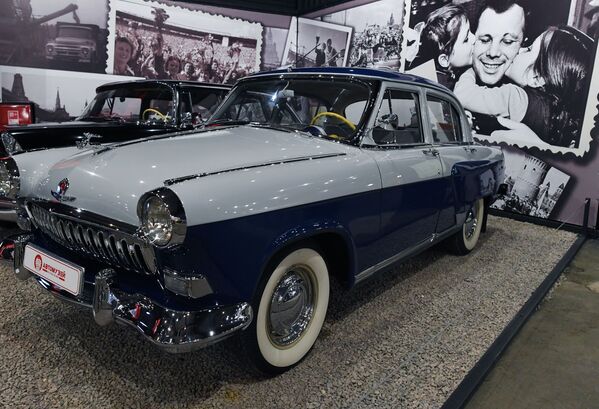 Automobilul „GAZ-M 21 Volga” (Rusia) la deschiderea muzeului de automobile „Motoarele lui Octombrie”  - Sputnik Moldova-România