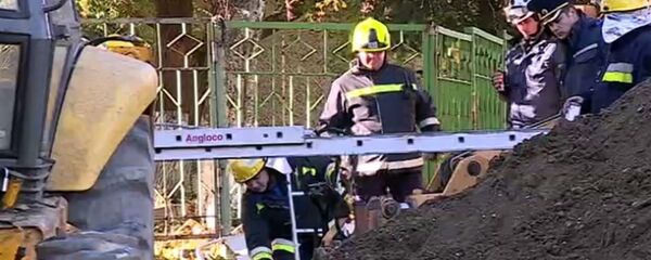 Muncitor strivit d eun mal de pământ - Sputnik Moldova