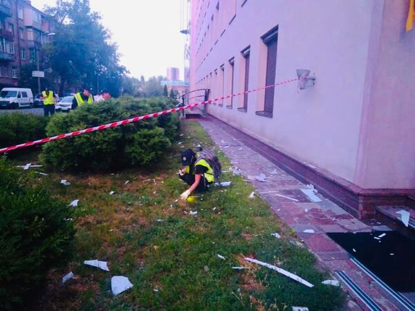 Act terorist la Kiev: Clădirea postului de televiziune 112. Ucraina - atacată cu grenade Act terorist la Kiev: Clădirea postului de televiziune 112. Ucraina - atacată cu grenade - Sputnik Moldova-România