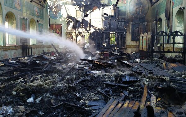 Incendiu la biserica „Acoperemântul Maicii Domnului” din localitatea Grinăuți-Moldova raionul Ocnița - Sputnik Moldova