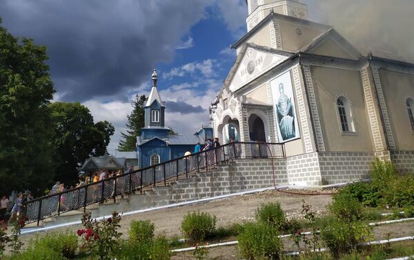 Incendiu la biserica „Acoperemântul Maicii Domnului” din localitatea Grinăuți-Moldova raionul Ocnița - Sputnik Moldova