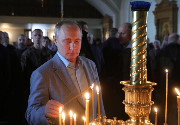 Președintele rus Vladimir Putin, la Catedrala Mănăstiri stavropighie de călugări Valaam - Sputnik Moldova-România