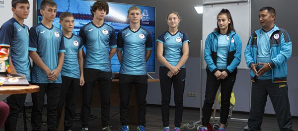 Презентация молдавской команды, которая отправилась на Европейский юношеский Олимпийский фестиваль - Sputnik Молдова