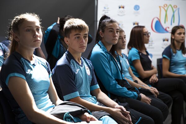 Prezentarea echipei naționale a Moldovei care va participa la Festivalul Olimpic al Tineretului European - Sputnik Moldova