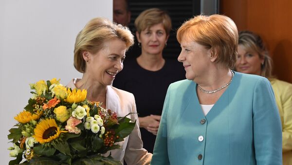 Ursula von der Leyen Angela Merkel - Sputnik Moldova-România