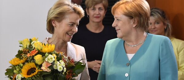 Ursula von der Leyen Angela Merkel - Sputnik Moldova-România