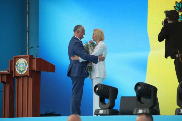 Глава государства поздравил с башкана Гагаузии Ирину Влах со вступлением в должность и пообещал ей поддержку со стороны органов центральной власти. - Sputnik Молдова