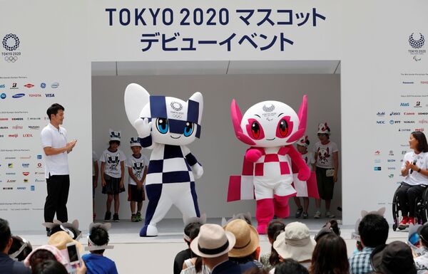 В Токио роботы-талисманы открыли церемонию, посвященную году до Олимпийских игр – 2020 - Sputnik Молдова