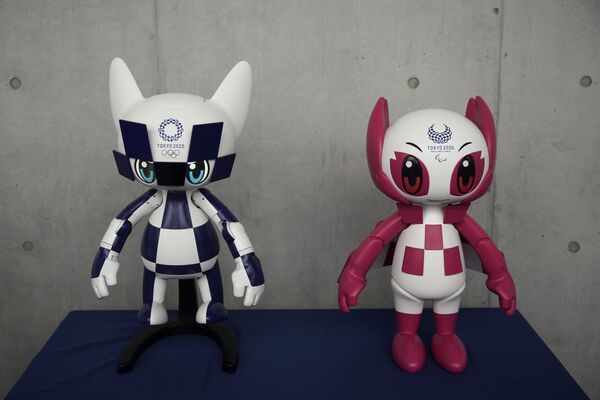 В Токио роботы-талисманы открыли церемонию,  посвященную году до Олимпийских игр – 2020 - Sputnik Молдова