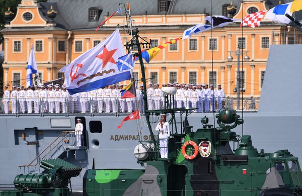 Nave din cadrul proiectului „1204” și „22350” - „Ziua Flotei Militare” în Rusia - Sputnik Moldova