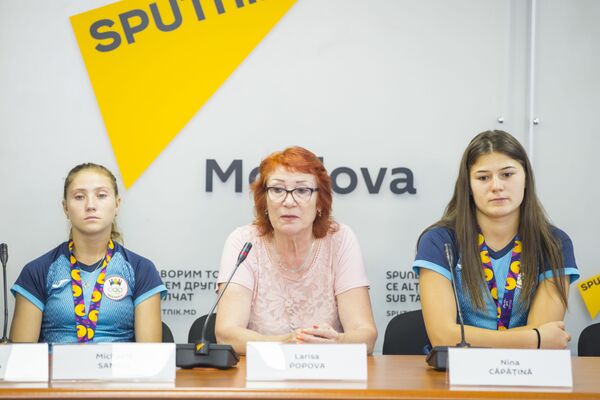 Михаела Самоил, Лариса Попова, Нина Кэпэцинэ - Sputnik Молдова