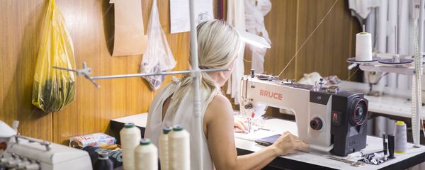 Haine pentru femei însărcinate și mămici care alăptează - Sputnik Moldova