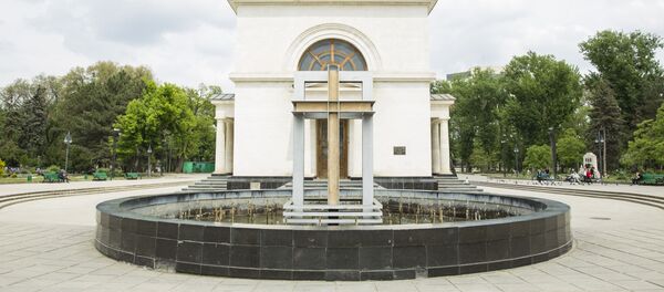 Фонтан в сквере Кафедрального собора - Sputnik Молдова