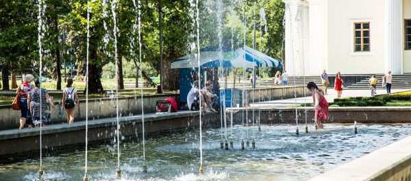 Фонтан в сквере Кафедрального собора - Sputnik Молдова