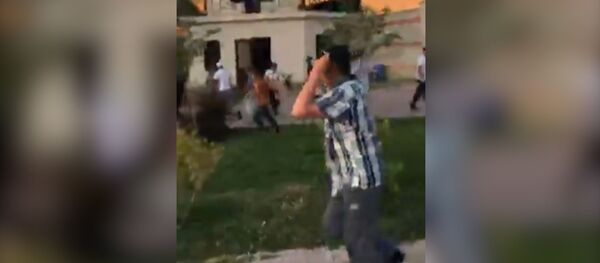 Первые кадры штурма дома Атамбаева Первые кадры штурма дома Атамбаева - Sputnik Молдова