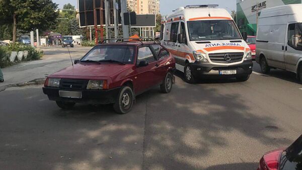 Pieton lovit de un autoturism - Sputnik Moldova