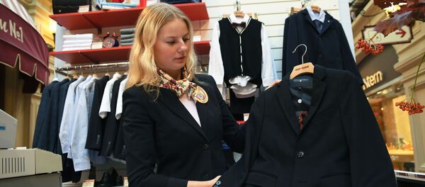 Школьная ярмарка в ГУМе - Sputnik Молдова