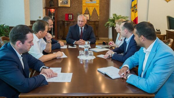 Igor Dodon a avut o ședință de lucru cu participarea Dnei Zinaida Greceanîi, Președintele Parlamentului, și conducerea fracțiunii parlamentare a PSRM - Sputnik Moldova