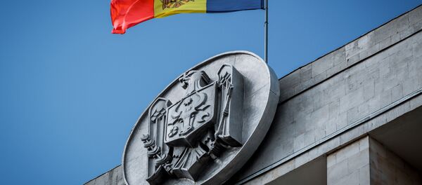Drapelul de Stat pe sediul Guvernului - Sputnik Moldova