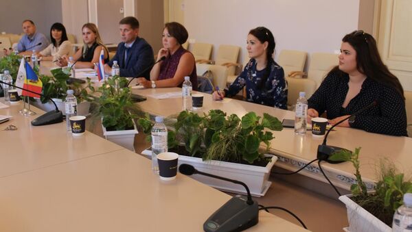 O delegaţie a Serviciului Federal pentru Supravegherea Veterinară şi Fitosanitară a Rusiei format din 11 experți ruși a venit astăzi în Republica Moldova - Sputnik Moldova