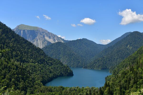 Озеро Рица в Абхазии - Sputnik Moldova-România