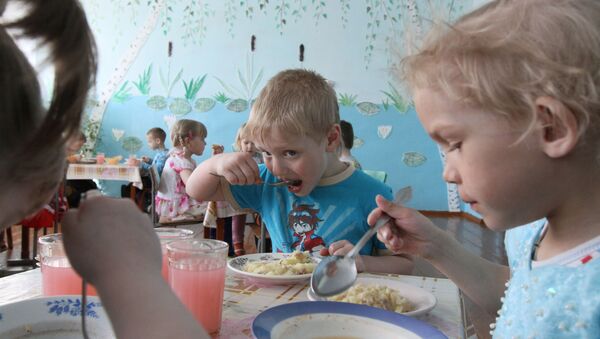 Питание детей в детском саду - Sputnik Moldova-România
