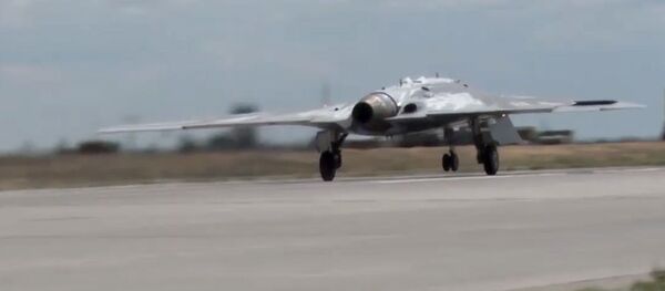 Первый полет новейшего беспилотника Охотник Первый полет новейшего беспилотника Охотник - Sputnik Молдова