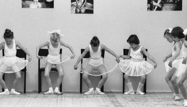 Занятия хореографией. 1985 год - Sputnik Moldova-România
