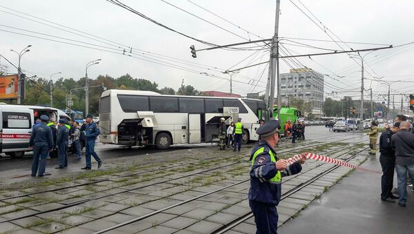 Locul producerii accidentului cu implicarea autocarului. Moscova, 18 august - Sputnik Moldova