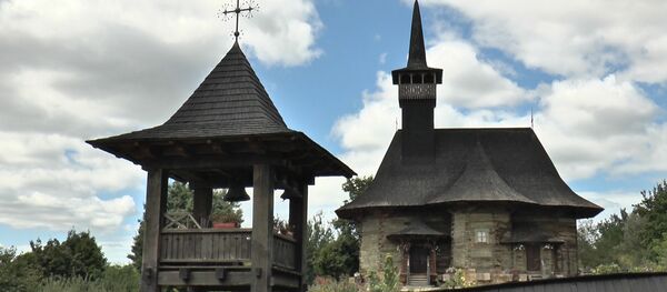 Istorie și mister: Tinerii stau la rând să se cunune la o biserică de lemn din Capitală - Sputnik Moldova