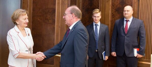 Спикер парламента Молдовы Зинаида Гречаная и посол России в республике Олег Васнецов - Sputnik Молдова