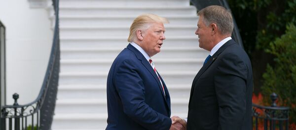 Donald Trump şi Klaus Iohannis, la Washington - Sputnik Moldova-România