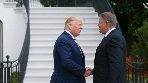 Donald Trump şi Klaus Iohannis, la Washington - Sputnik Moldova-România
