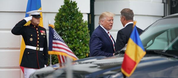 Клаус Йоханнис и Дональд Трамп Клаус Йоханнис и Дональд Трамп - Sputnik Moldova-România