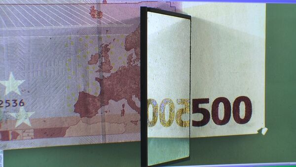 Și tu poți cădea în capcană: Cum recunoști bancnotele false – Video - Sputnik Moldova