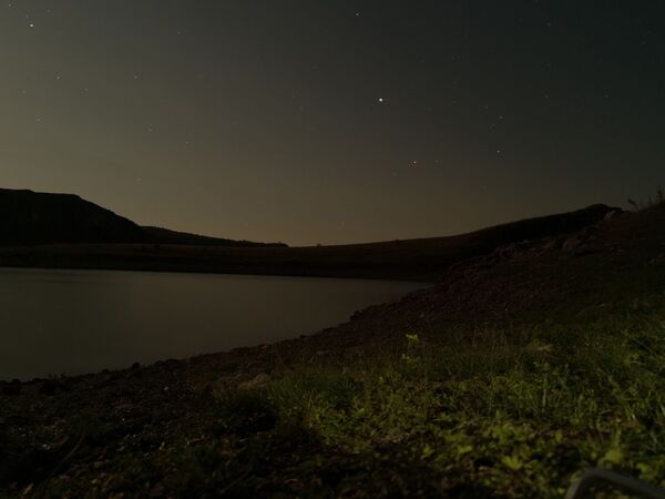 Noaptea pe malul lacului de acumulare Costești - Stânca lângă satul Văratic - Sputnik Moldova