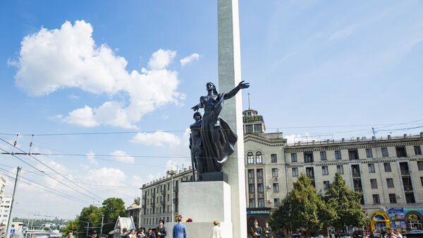 Памятник в честь освобождения Молдавии - Sputnik Moldova