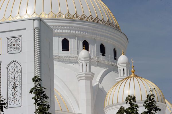 Мечеть Гордость мусульман имени пророка Муххаммеда в Шали - Sputnik Moldova-România