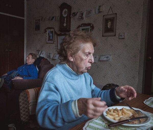 Снимок  Alma and Alzheimer's британского фотографа Jason Parnell-Brookes, занявший первое место в категории Open Award single photo конкурса Nikon Photo Contest 2018-2019 - Sputnik Молдова