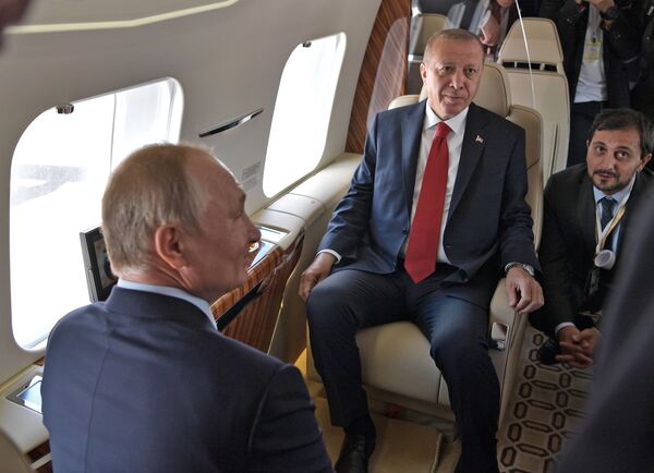 Putin i-a prezentat lui Erdogan noul avion de vânătoare Su-57 - Foto Putin i-a prezentat lui Erdogan noul avion de vânătoare Su-57 - Foto - Sputnik Moldova