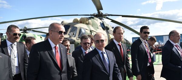 Президент РФ В. Путин и президент Турции Р. Т. Эрдоган посетили авиасалон МАКС 2019 - Sputnik Молдова