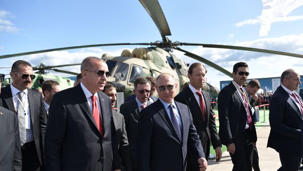 Президент РФ В. Путин и президент Турции Р. Т. Эрдоган посетили авиасалон МАКС 2019 - Sputnik Молдова