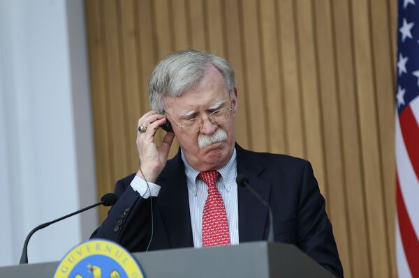 Санду после встречи с Болтоном: мы обсудили безопасность и оборону Санду после встречи с Болтоном: мы обсудили безопасность и оборону - Sputnik Молдова