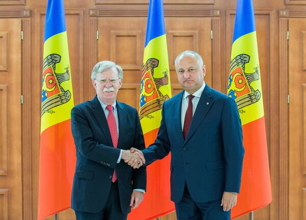 Болтон рассказал о том, как Трамп сменил свое мнение после общения с Путиным Болтон рассказал о том, как Трамп сменил свое мнение после общения с Путиным - Sputnik Молдова